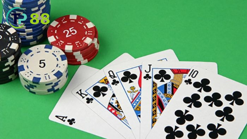 Xì tố: bài yếu, đối thủ khó đoán.